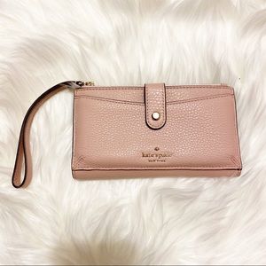 jackson med universal phone wristlet